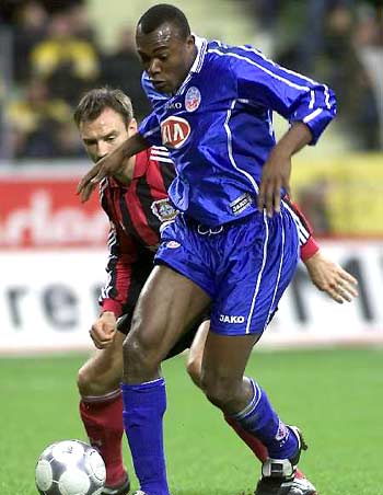 官方宣布与 官方宣布与